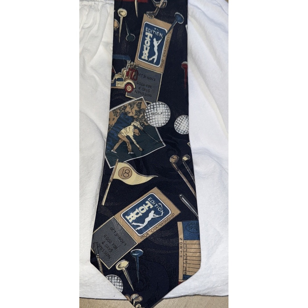 Vintage Camden Court Golf Theme Tie Made In USA‎